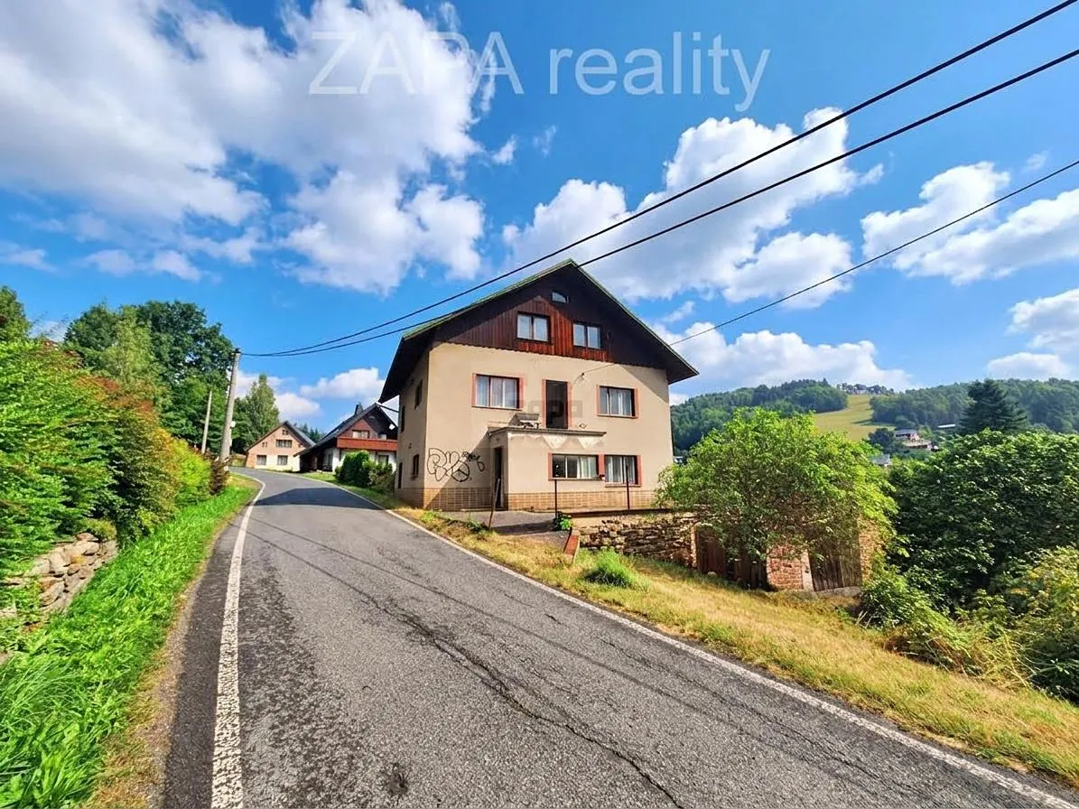 Prodej vícegeneračního domu 400 m², pozemek 754 m²